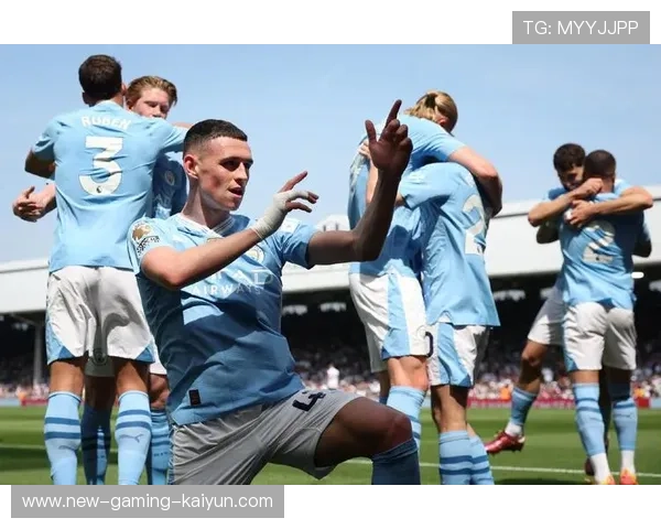 英超曼城门前把握机会，角球破门点燃全场