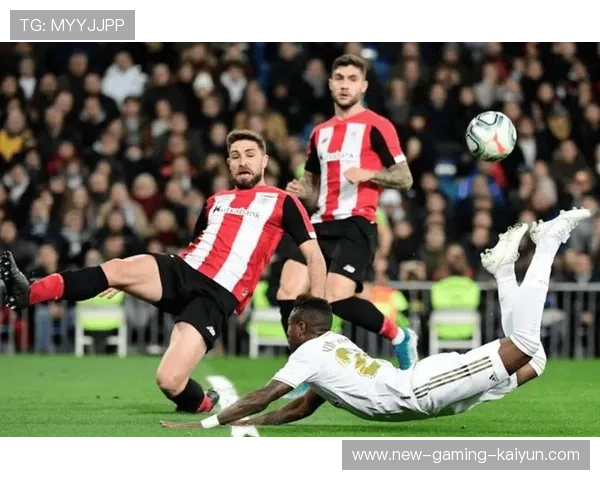 西甲皇马中路渗透撕裂防守,胜利唾手可得