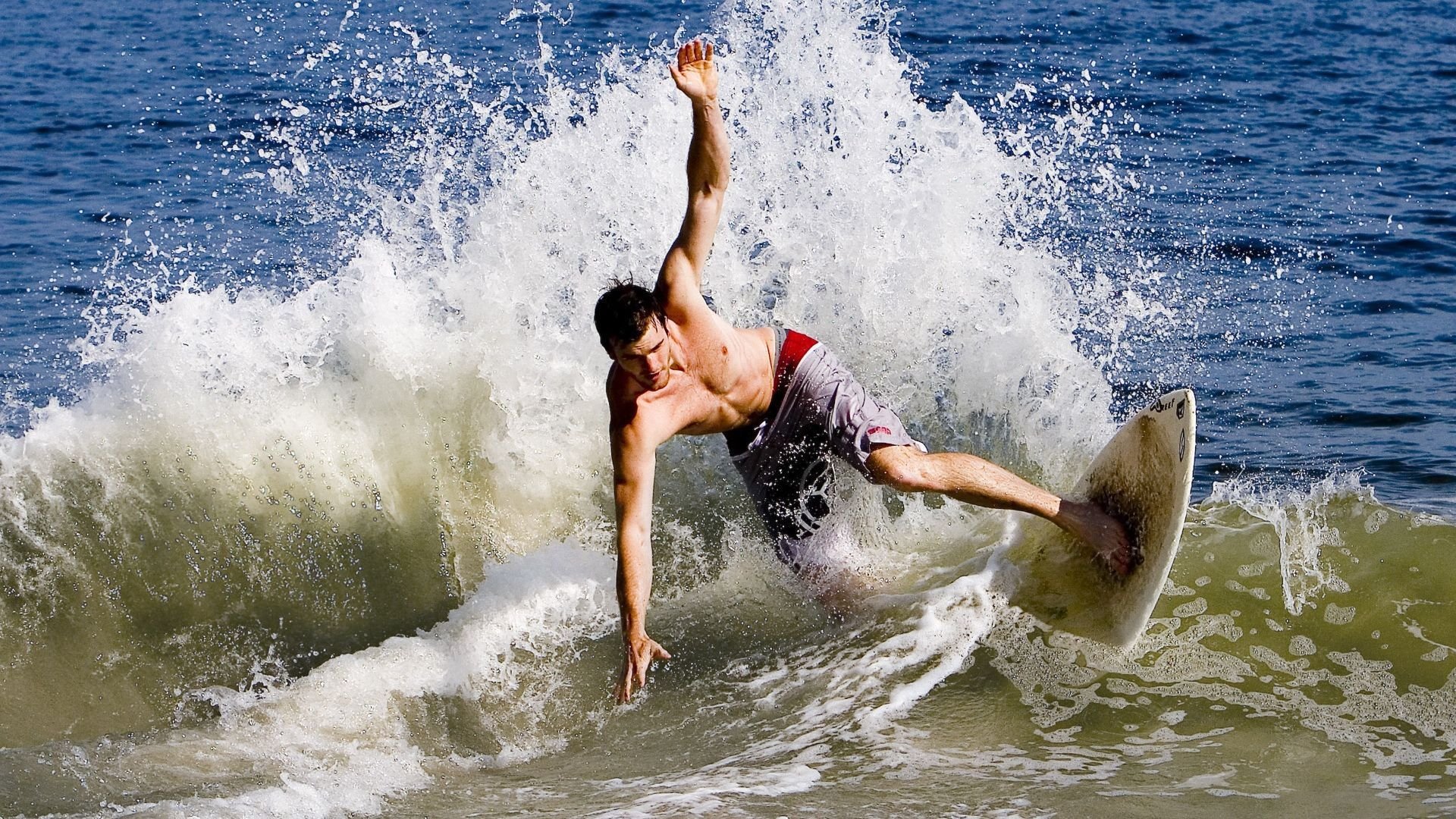 世界高原自行车越野赛 稀薄空气中选手纷纷主动控速